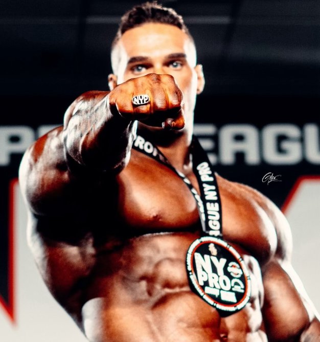 Nick-Walker-wins-the-ny-pro-bodybuilding