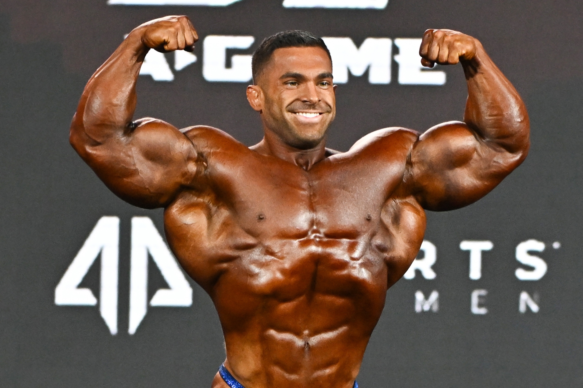Derek-Lunsford-pro-bodybuilder-ifbb